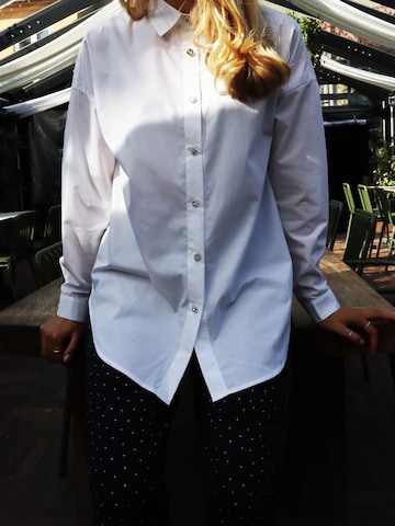 Maglietta ' SARA ' di Liberte Essentiel in bianco