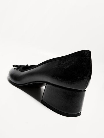 Décolleté di Bershka in nero