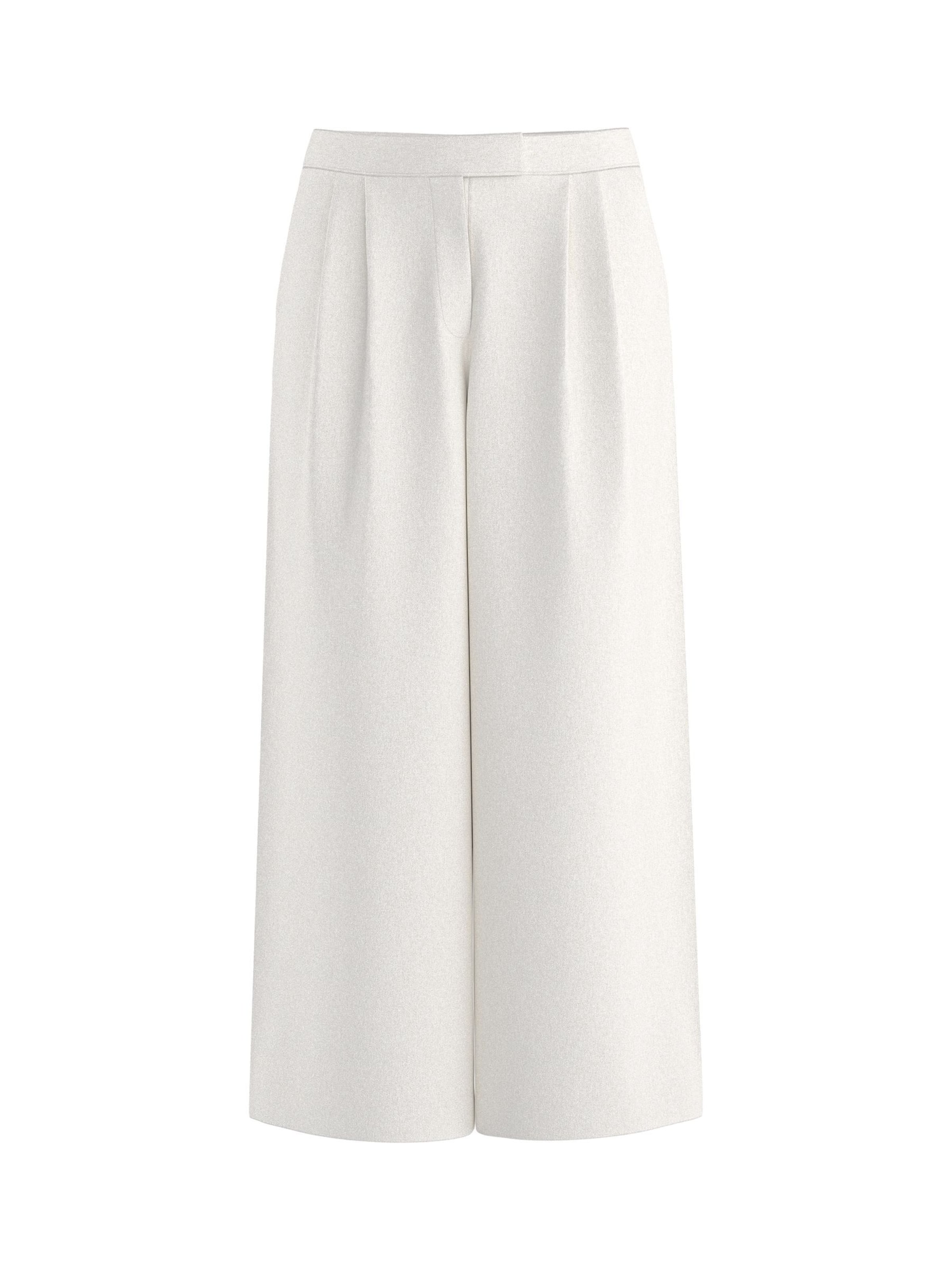 HYPEDROP Regular Pants in White: front