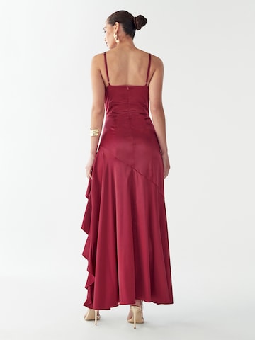 raudona Willa Vakarinė suknelė 'Blanca': galas