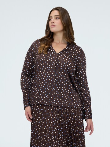 Fiorella Rubino - Blusa en marrón: frente