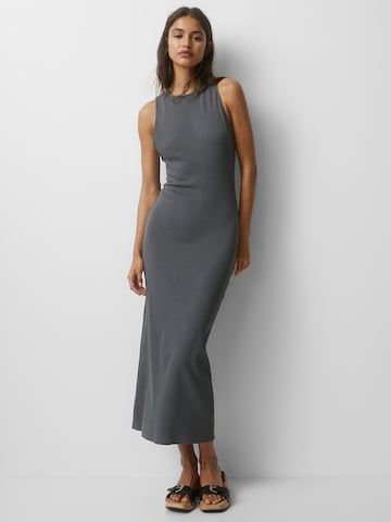 Pull&Bear Kleid in Grau: predná strana