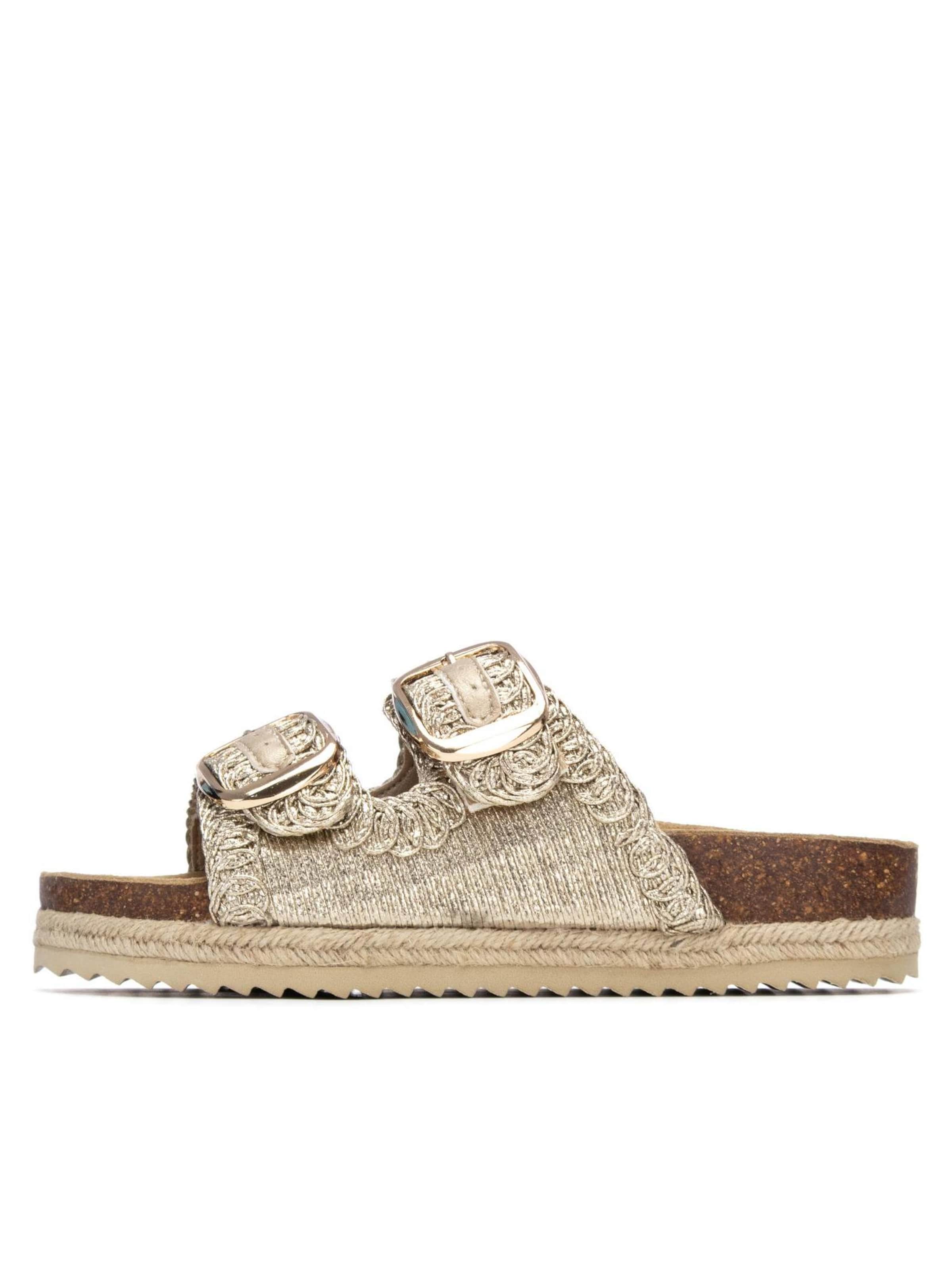 Xti Sandals in Gold: front