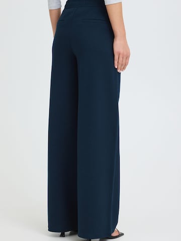 Oxmo Regular Pleated Wide Pant in Blau