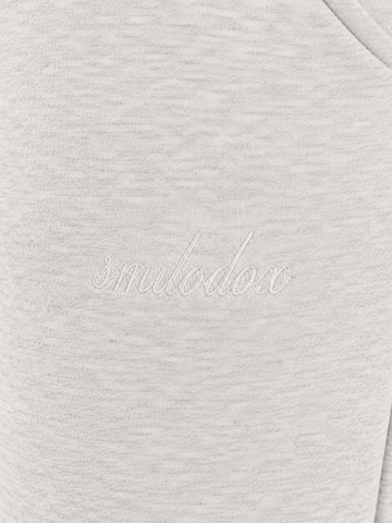 Loosefit Pantalon 'Finy' Smilodox en gris