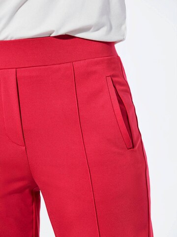 Goldner Tapered Trousers in Red