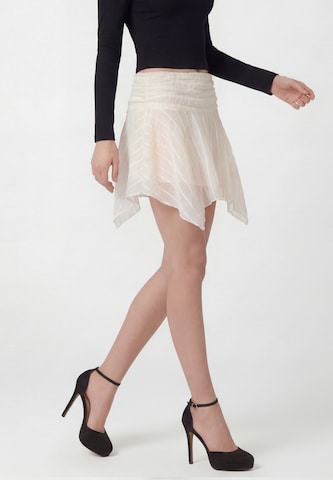 myMo at night - Falda en blanco: frente