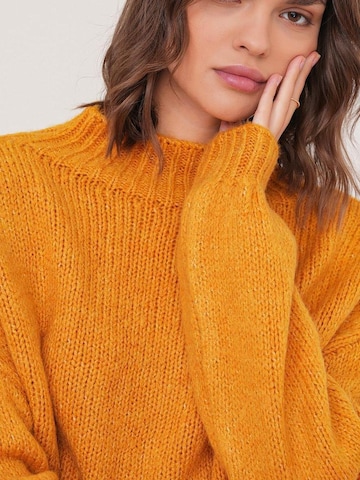 Pullover di MixRay in giallo