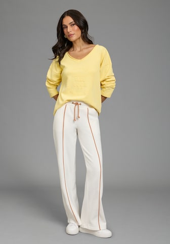 LAURA SCOTT Sweatshirt in Yellow