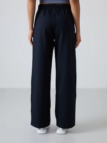 Wide leg Pantaloni sportivi di Tommy Life in nero