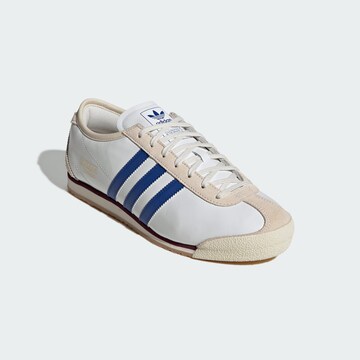 Chaussure de sport ADIDAS ORIGINALS en blanc