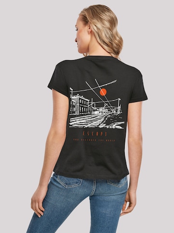 T-shirt 'Escape Discover The World Town Train Station' F4NT4STIC en noir : devant