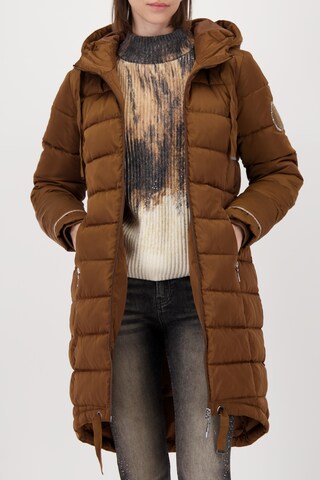 monari Winter Coat in Brown: front