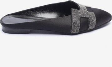 HERMÈS Halbschuhe 38,5 in Schwarz: predná strana