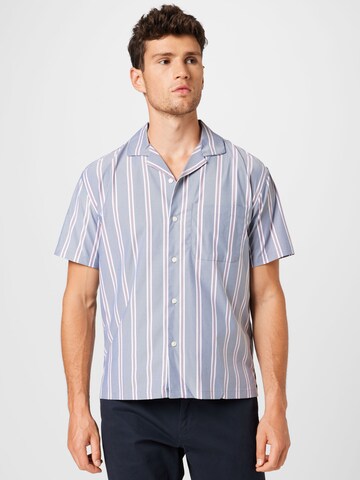 Coupe regular Chemise Abercrombie & Fitch en bleu : devant