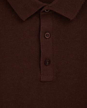 Tricou de la WE Fashion pe maro