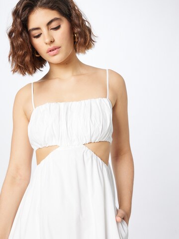 Robe d’été Abercrombie & Fitch en blanc