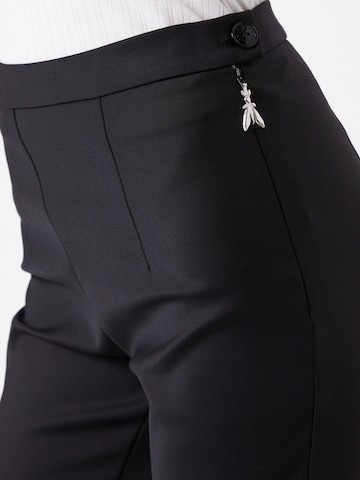 Slimfit Pantaloni de la PATRIZIA PEPE pe negru