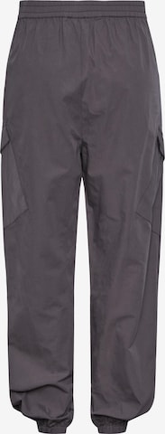 PIECES - Tapered Pantalón 'Sara' en gris