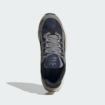Sneaker bassa 'Ozmillen' di ADIDAS ORIGINALS in grigio