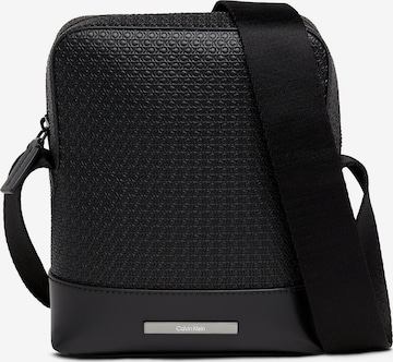 Calvin Klein Crossbody Bag in Black: front