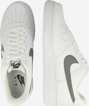 Nike Sportswear Rövid szárú sportcipők 'AIR FORCE 1 07' - fehér