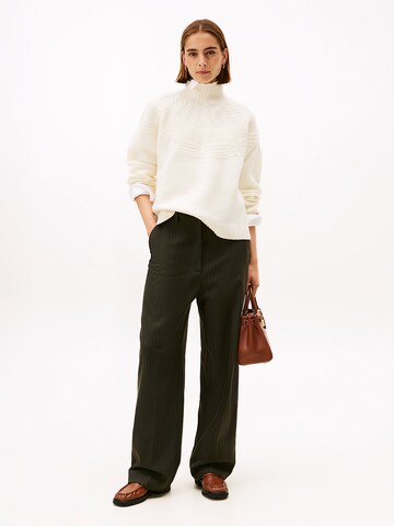 TOMMY HILFIGER Sweater in Beige