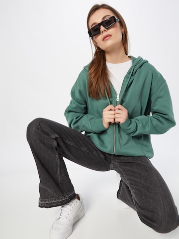 WEEKDAY - Sudadera con cremallera 'Alisa' en verde