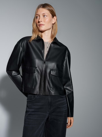 OPUS Prehodna jakna 'Josmica' | črna barva: sprednja stran