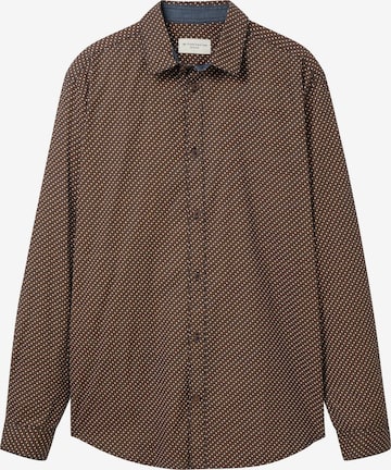 Coupe regular Chemise TOM TAILOR en marron : devant