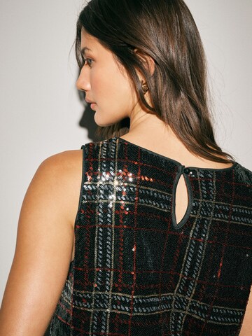 Next Top in Black