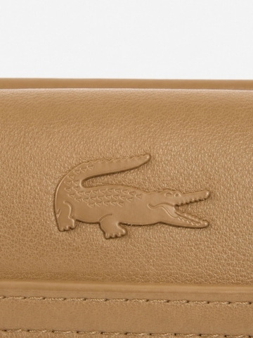 LACOSTE Skuldertaske 'Celys' i brun