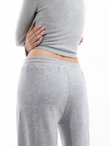 Wide leg Pantaloni sportivi di Hiccup in grigio