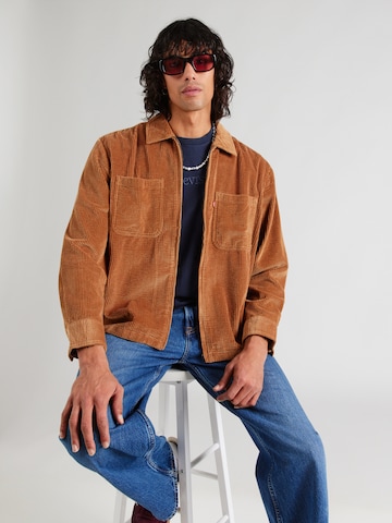 LEVI'S ® Демисезонная куртка в Коричневый: спереди