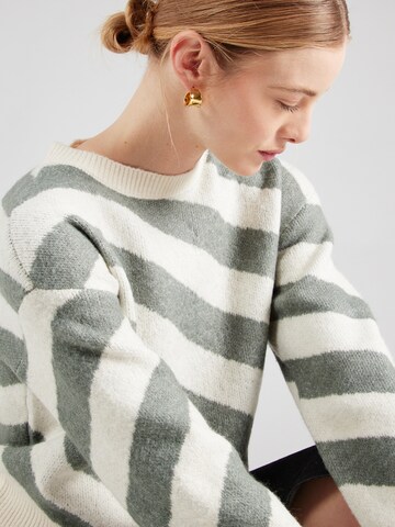 VERO MODA Свитер в Бежевый