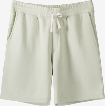 Bershka Shorts in Grün: predná strana