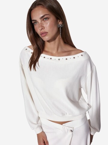 Pullover di Busem in bianco: frontale