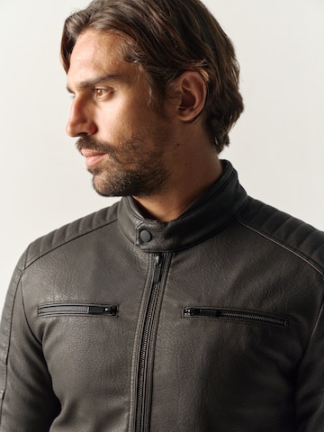 KOROSHI Jacke in Grau