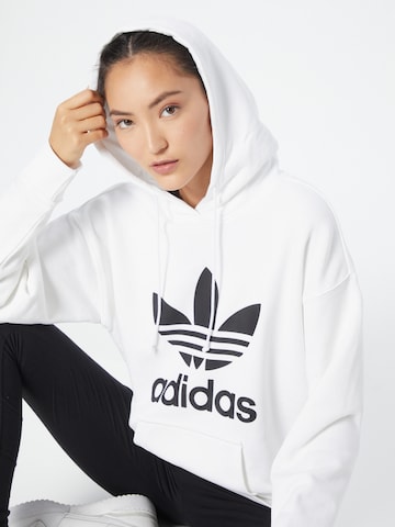 ADIDAS ORIGINALS Collegepaita 'Adicolor Trefoil' värissä valkoinen