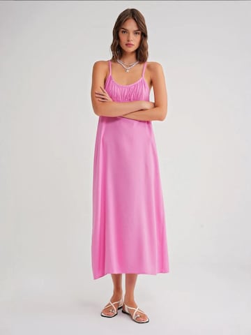 Abito estivo di MixRay in rosa