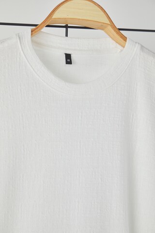 Trendyol T-Shirt in Beige
