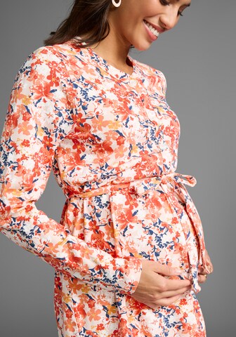 Neun Monate Kleid in Rot