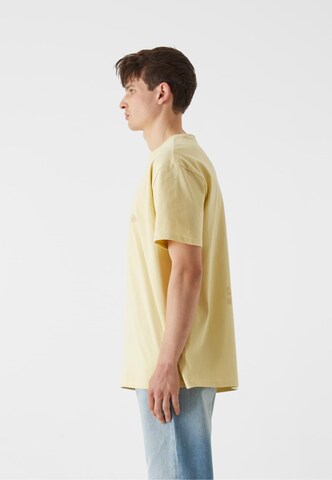 Lost Youth T-Shirt 'Western Motel' in Gelb