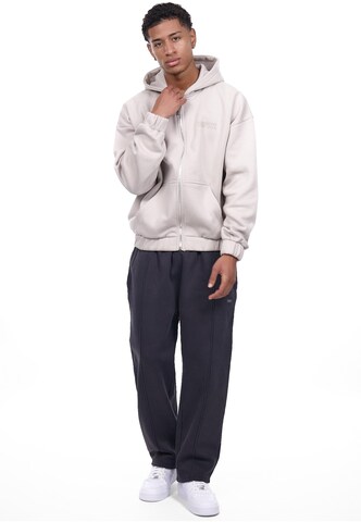 Dropsize Loosefit Hose in Schwarz