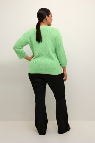 Pull-over 'Carlie' KAFFE CURVE en vert