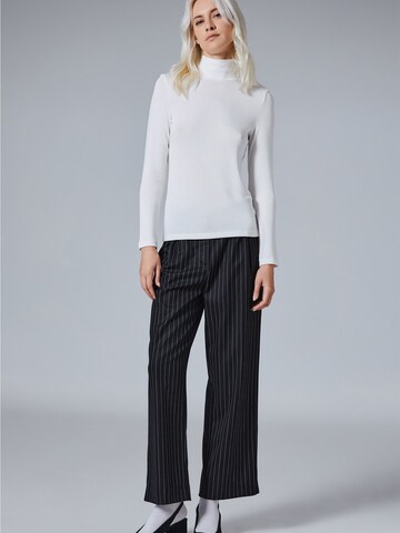 Loosefit Pantalon 'Mod' 4TAILORS en noir