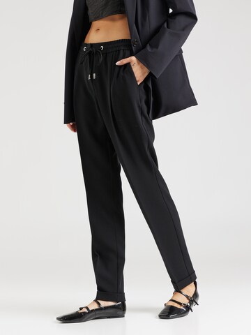 BOSS - Tapered Pantalón plisado 'Tariyanah' en negro: frente