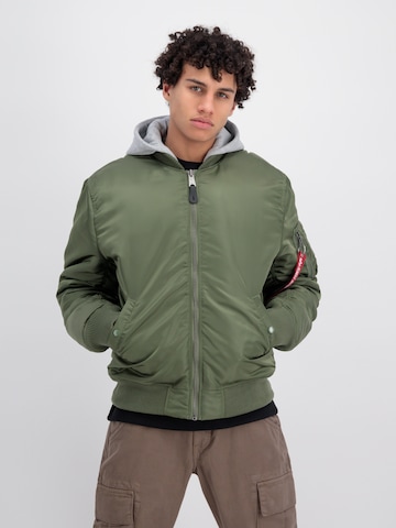 Geacă de iarnă de la ALPHA INDUSTRIES pe verde: față