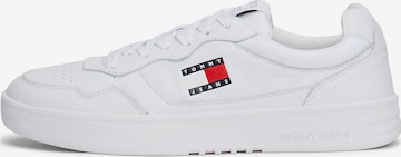 Baskets basses 'Ess' Tommy Jeans en blanc : devant
