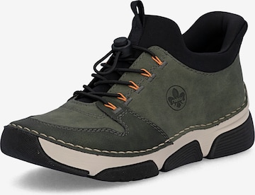 Chaussure basse Rieker en vert : devant